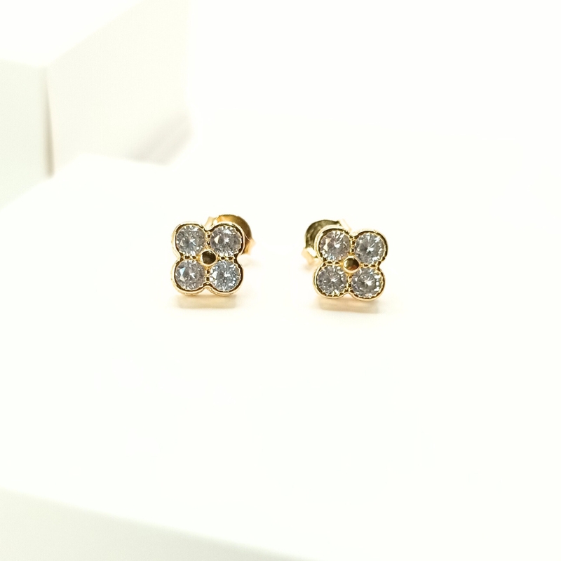 Brinco Sofia Trevo Zircônias Banho Ouro 18K
